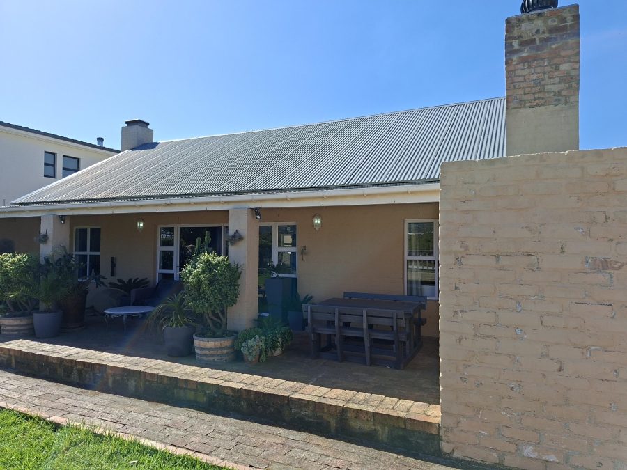 2 Bedroom Property for Sale in Pringle Bay Western Cape